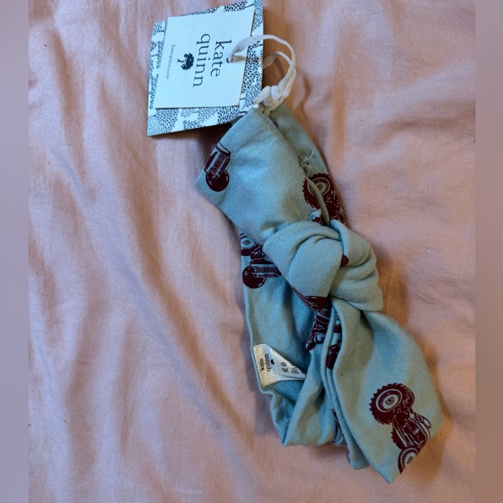Kate Quinn NWT Tractor Headband size Large